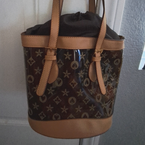 Bucket Bag with drawstring closure. - Picture 1 of 4